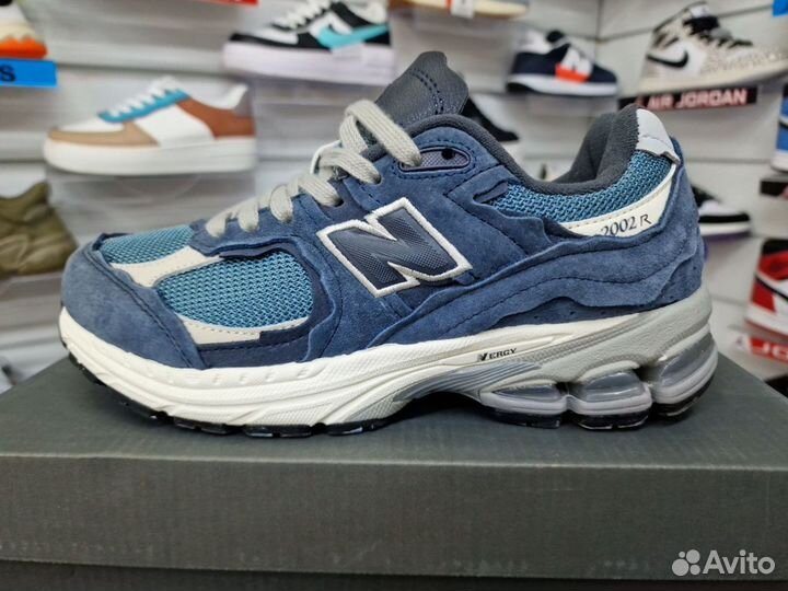 Кроссовки унисекс New balance 2002 R Lux