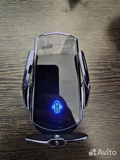 Держатель для телефона в машину