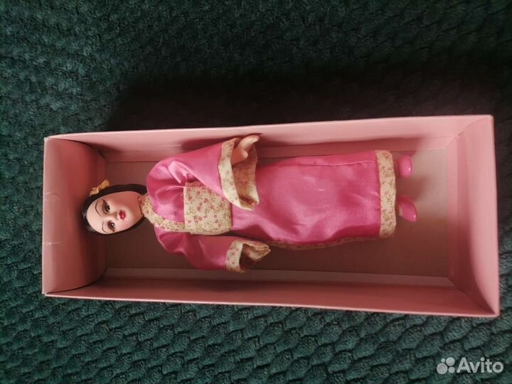 Кукла фарфоровая коллекционная