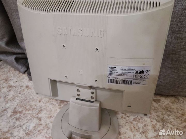Монитор Samsung