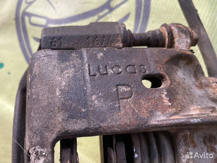 Суппорт передний правый volvo s40