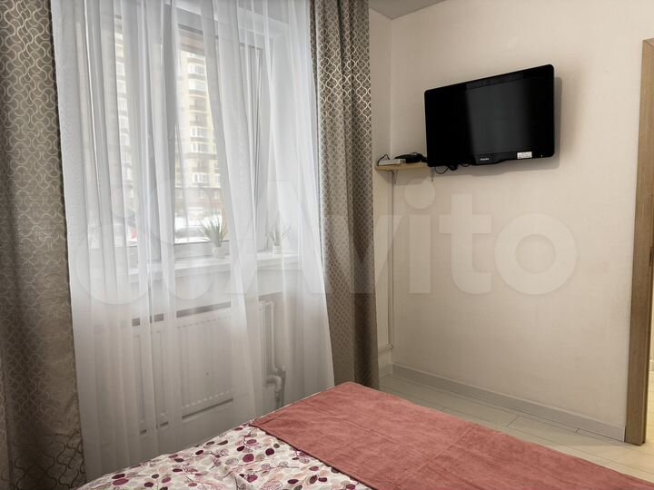 2-к. квартира, 42 м², 1/17 эт.