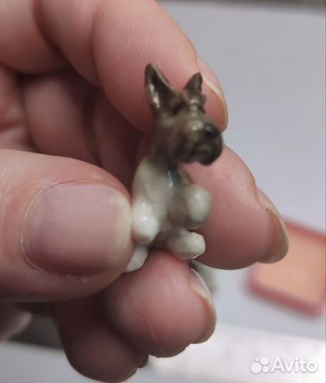 Коллекционные фарфоровые фигурки собак