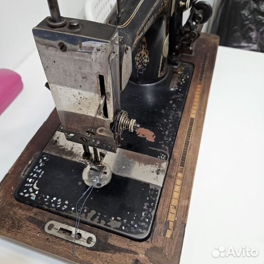 Швейная машина Naumann