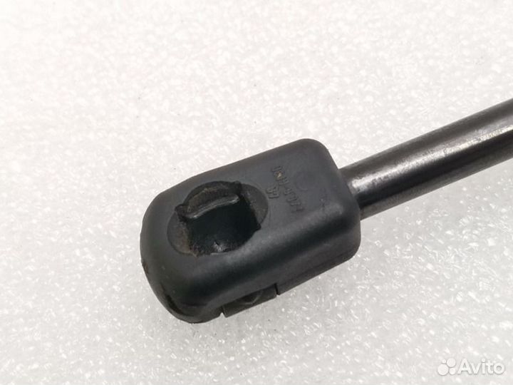 Амортизатор двери багажника Skoda Octavia A7 cjza