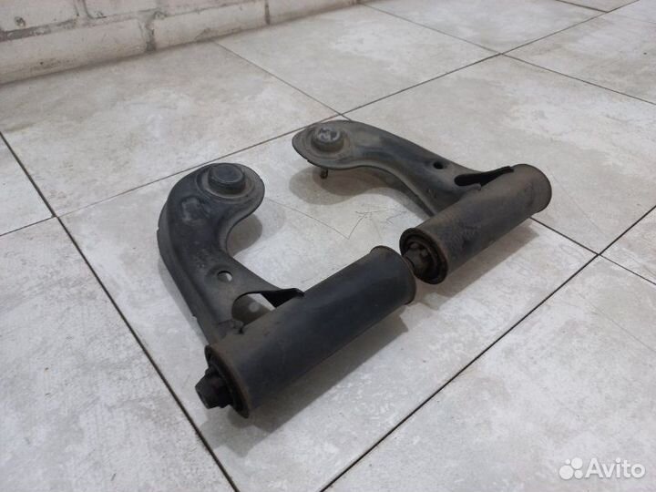 Рычаги передние верхние Mercedes C200 W202 111.945
