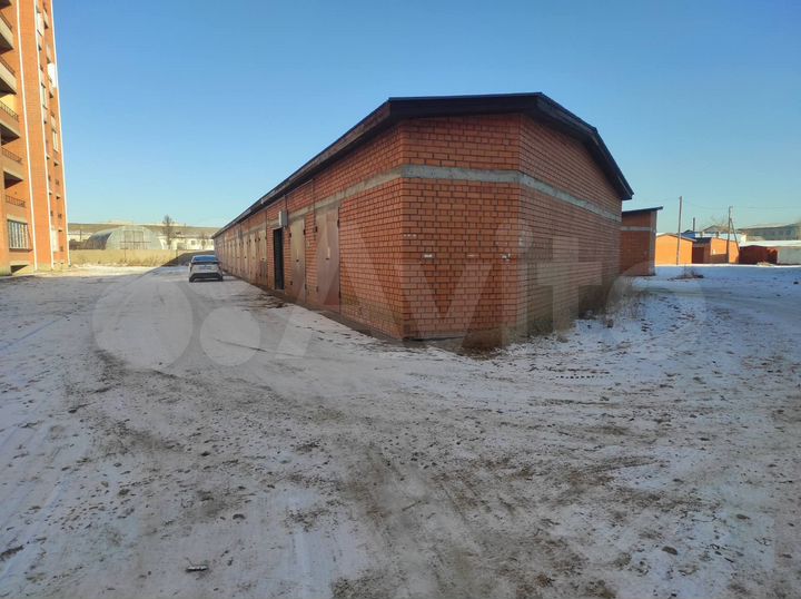 Гараж, > 30 м²