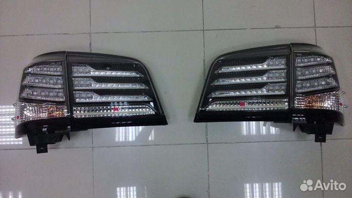 Lexus LX570 2012+ Стоп-сигналы белые O5QZ9