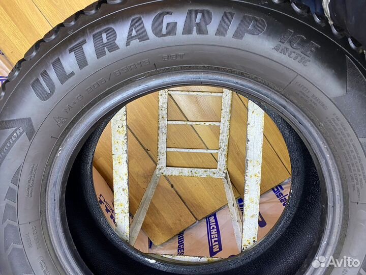 Goodyear Ultragrip Ice Arctic 205/65 R15 99T