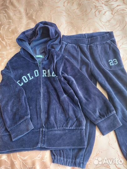 Спортивные костюмы и джинсы