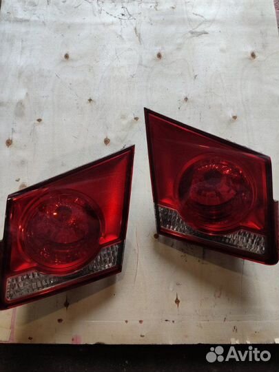 Фонарь в крышку багажника Chevrolet Cruze