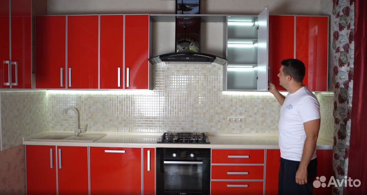 Система умной подсветки кухни в трех цветах