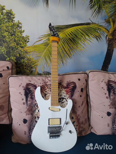 Электро гитара ESP Maverick Made in Japan