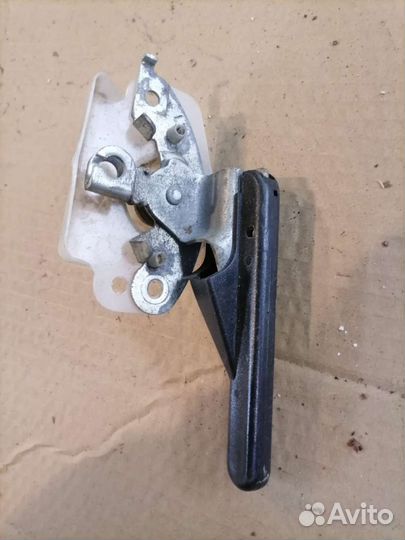 Ручка открывания багажника nissan primera P10