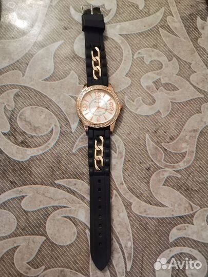 Часы наручные женские
