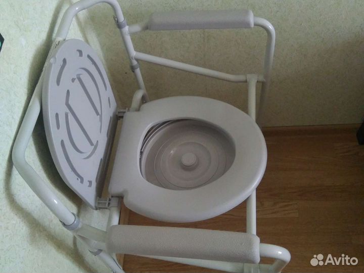 Санитарный стул для инвалидов