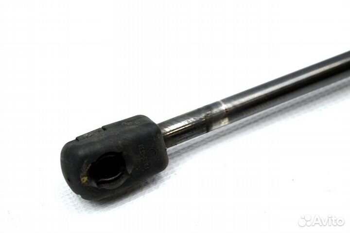 Амортизатор верхней решетки радиатора volvo FH (01