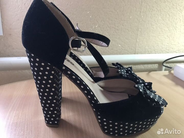 Босоножки женские