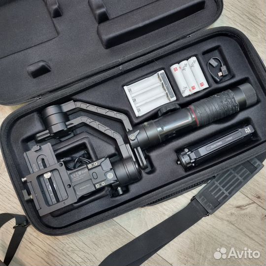 Цифровой стабилизатор zhiyun crane2