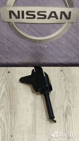 Форсунка омывателя Nissan X-trail T32 Лев