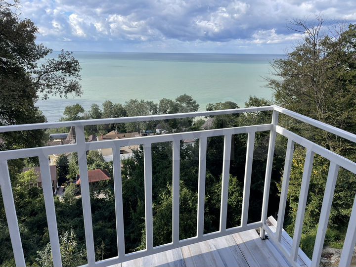 Дом 450 м² на участке 6 сот.