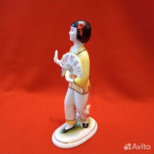 Статуэтка Китаянка с веером