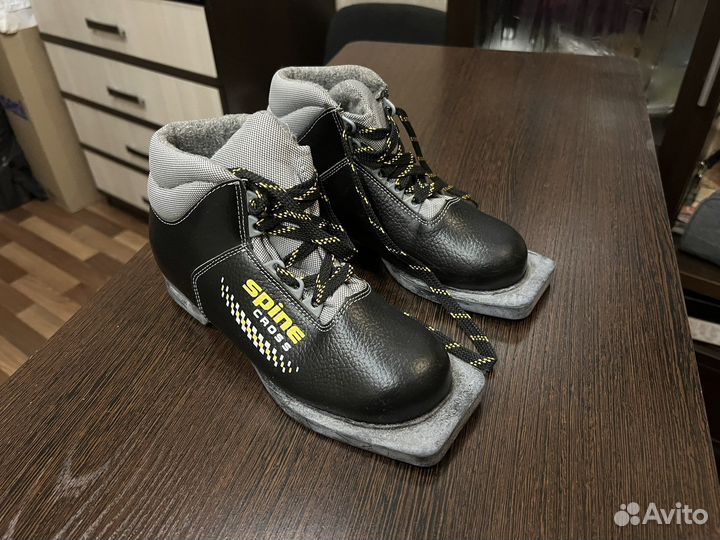 Лыжные ботинки spine cross