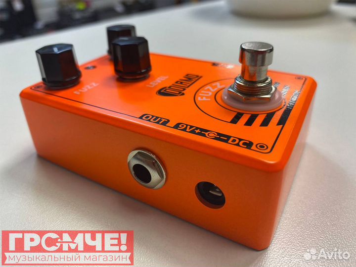 Педаль с эффектом Fuzz Dolamo D-2