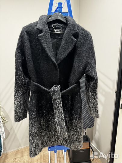 Пальто черное демисезонное