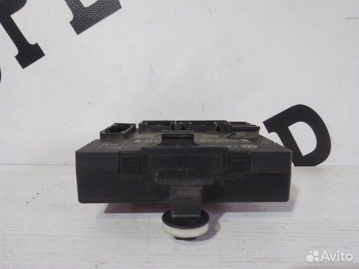 Блок управления дверью передний правый Skoda