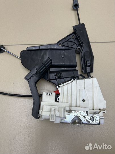 Замок двери Mercedes ML W164