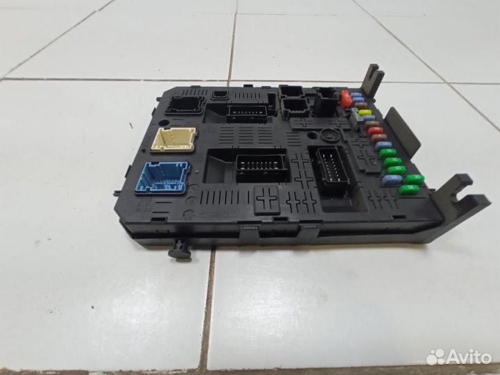 Блок предохранителей Peugeot 408