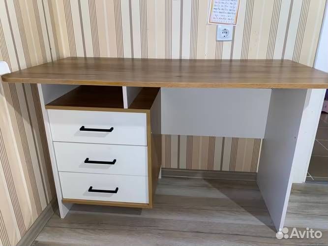 Письменный стол 