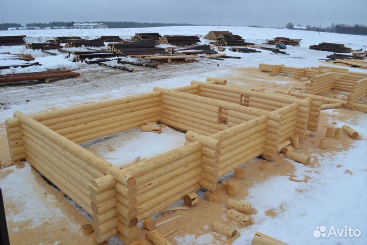 Сруб дома, бани из рубленного бревна