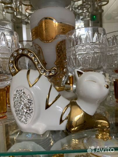 Статуэтка фарфор