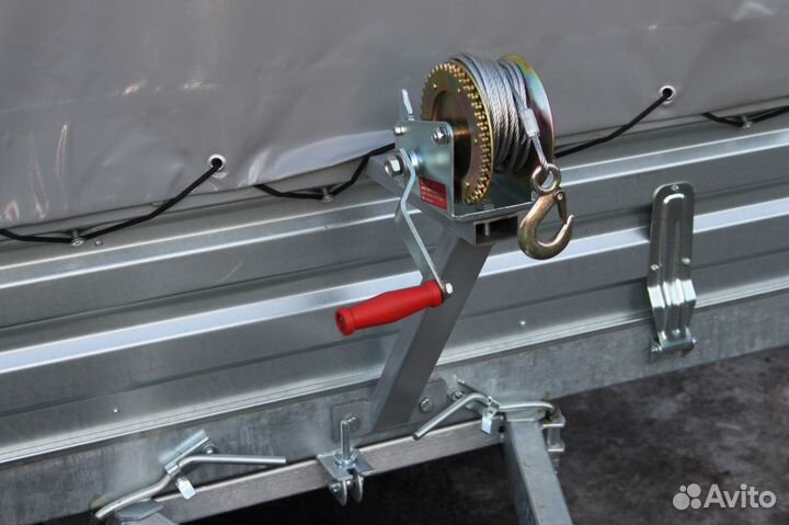 Лебедка для прицепа ручная с кронштейном на бортов