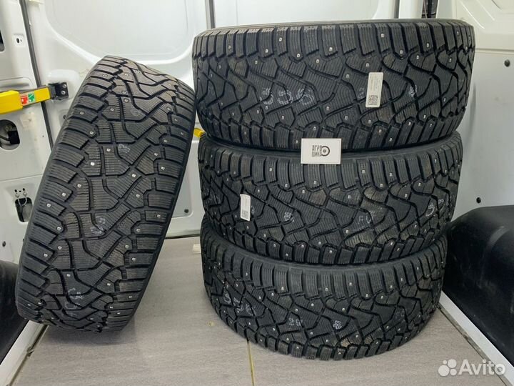 Pirelli Ice Zero 215/55 R17 98T