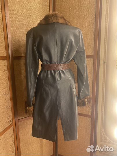 Кожаное пальто на осень с норкой