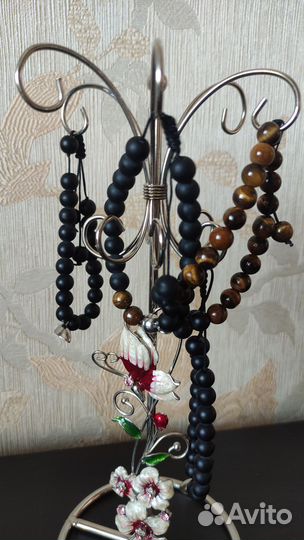 Чокеры и браслеты из камней