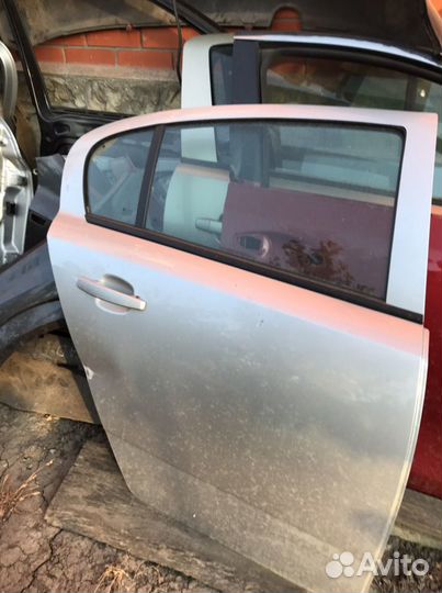 Дверь задняя правая на opel astra H седан
