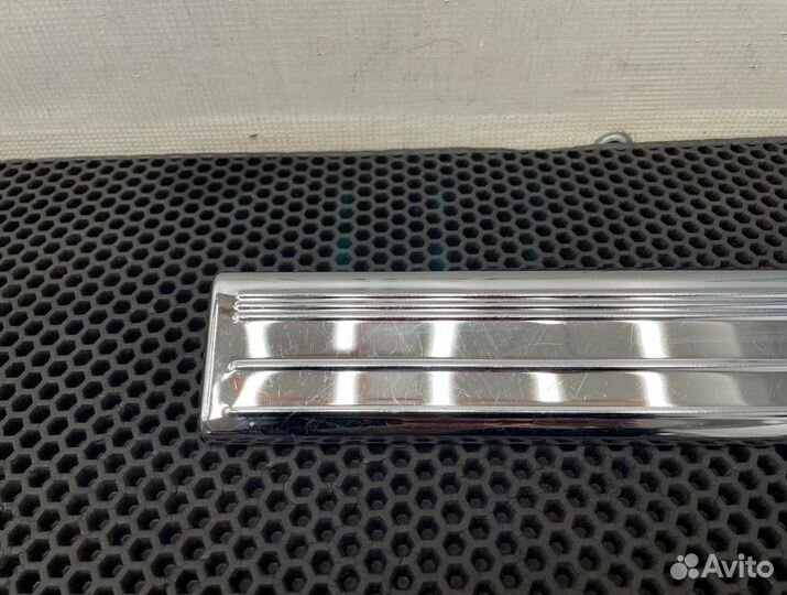 Накладка порога задняя правая Mercedes-Benz