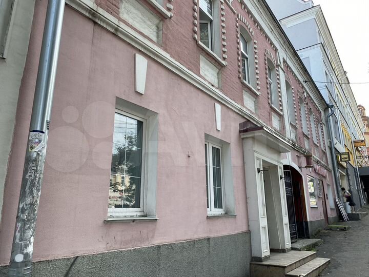 Здание, 590 м²