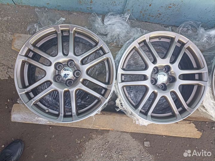 Литьё Toyota R17 как новые 5 100