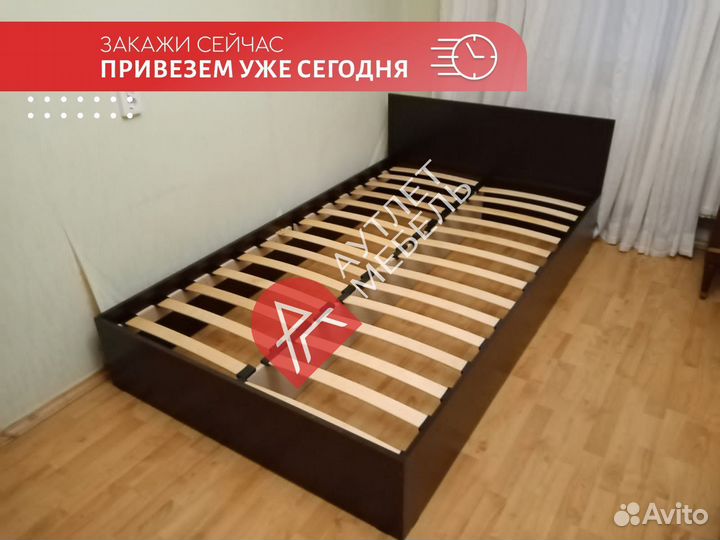 Кровать