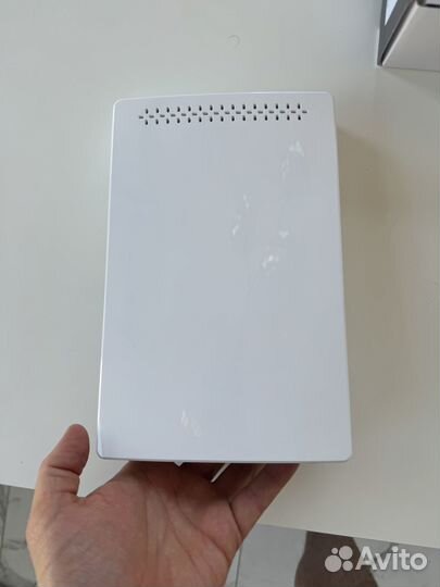 Интернет центр Yota 4G Wi-fi роутер