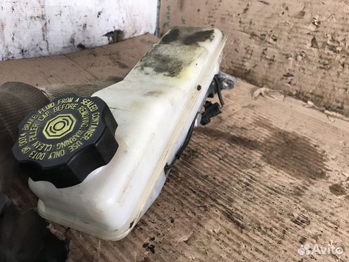 Цилиндр тормозной главный Hyundai Grand Starex