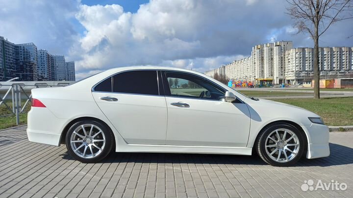 Заднее стекло на Honda Civic 8 4D Замена