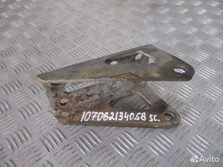 Кронштейн заднего амортизатора Scania 1854534