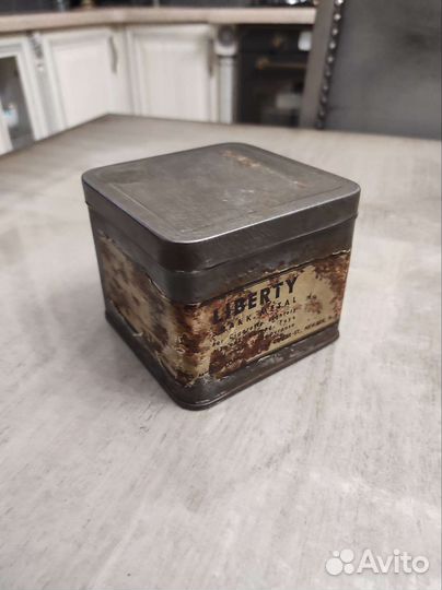 Антикварная коробка из под сигарет