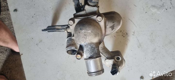 Корпус термостата на hyundai sonata 4 2.7